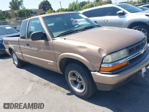 2002 Chevrolet S-10 LS с VIN 1GCCS19W228136090, выставлен на аукционе IAAI как лот 42666846 с пробегом 93 046 миль миль и . История ставок и продаж доступна на DreamBid. Изображение 1.