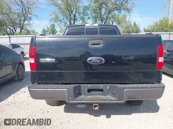 2008 Ford F-150 XLT z VIN 1FTPW14598FA70937, wystawiony jako IAAI lot #43355101 z przebiegiem 150 000 mil mil oraz . Historia ofert i sprzedaży dostępna na DreamBid. Obrazek 17.