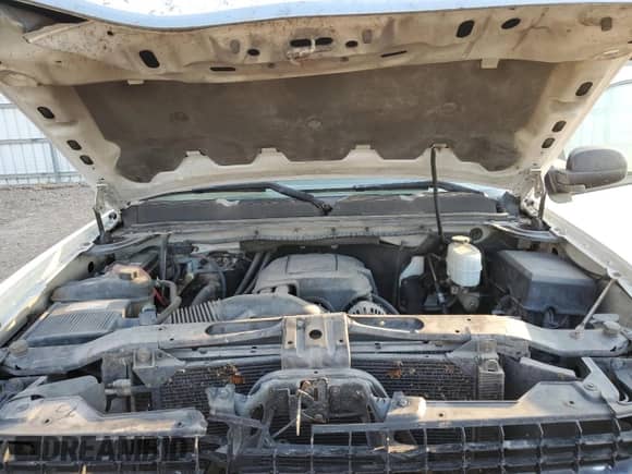 2009 Chevrolet Silverado 2500HD Work Truck z VIN 1GCHK44KX9F132841, wystawiony jako Copart lot #86765654 z przebiegiem 372 487 mil mil oraz Szkoda całkowita • Salvage title. Historia ofert i sprzedaży dostępna na DreamBid. Obrazek 11.