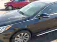 2015 Hyundai Sonata Limited z VIN 5NPE34AFXFH020419, wystawiony jako IAAI lot #42991086 z przebiegiem 129 913 mil mil oraz . Historia ofert i sprzedaży dostępna na DreamBid. Obrazek 6.