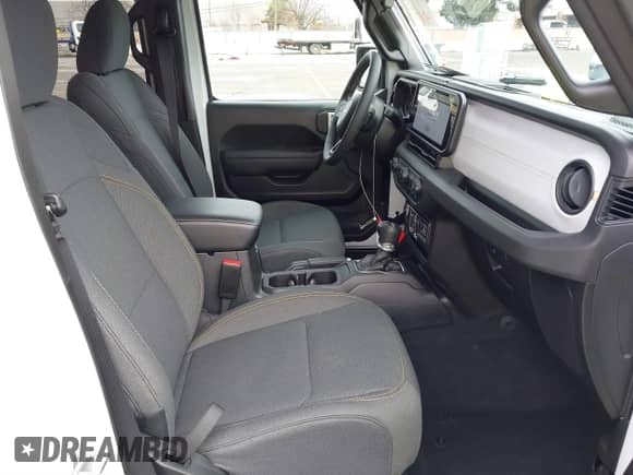 2025 Jeep Wrangler Sport S с VIN 1C4PJXDN0SW524002, выставлен на аукционе IAAI как лот 41625940 с пробегом 1 924 миль миль и . История ставок и продаж доступна на DreamBid. Изображение 5.