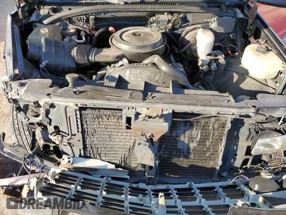 1989 GMC Sierra 1500 z VIN 1GTDC14K9KZ511666, wystawiony jako Copart lot #46428775 z przebiegiem 138 400 mil mil oraz Szkoda całkowita • Salvage title. Historia ofert i sprzedaży dostępna na DreamBid. Obrazek 11.