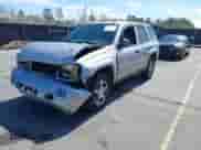 2007 Chevrolet TrailBlazer LT z VIN 1GNDS13SX72216944, wystawiony jako IAAI lot #41802137 z przebiegiem 144 867 mil mil oraz . Historia ofert i sprzedaży dostępna na DreamBid. Obrazek 17.