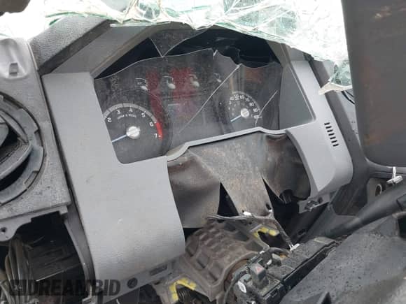 2016 Ford F-250 XL z VIN 1FTBF2A68GED00498, wystawiony jako IAAI lot #40550532 z przebiegiem Nie podano mil oraz . Historia ofert i sprzedaży dostępna na DreamBid. Obrazek 7.