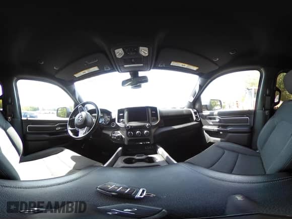 2019 Ram 1500 Big Horn z VIN 1C6SRFFT9KN660098, wystawiony jako IAAI lot #43100347 z przebiegiem 109 471 mil mil oraz . Historia ofert i sprzedaży dostępna na DreamBid. Obrazek 19.