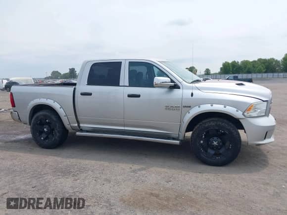 2014 Ram 1500 Express z VIN 3C6RR6KT9EG219721, wystawiony jako IAAI lot #42385648 z przebiegiem 168 233 mil mil oraz . Historia ofert i sprzedaży dostępna na DreamBid. Obrazek 13.