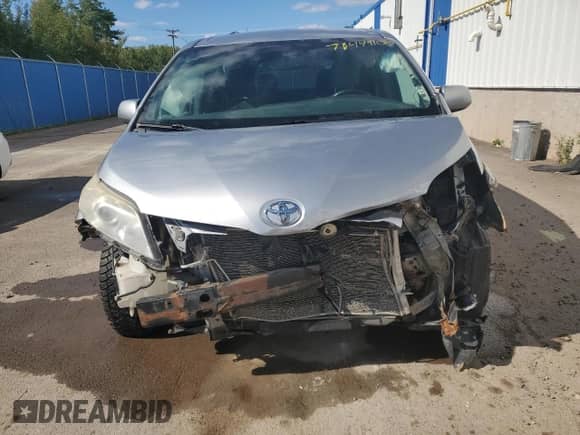 2015 Toyota Sienna LE AAS with VIN 5TDKK3DC2FS575053, listed as a Copart auction lot 71449105 with 667,376 mi miles and Clean title. Bid and sale history available at DreamBid. Image 5.