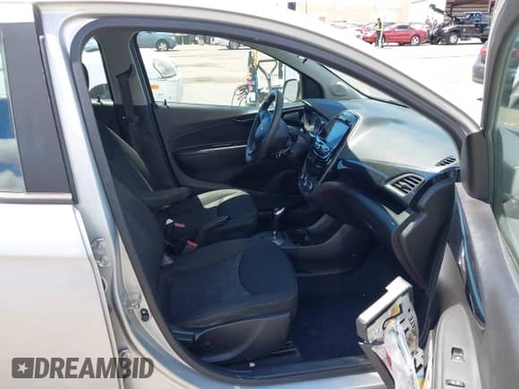 2020 Chevrolet Spark LT с VIN KL8CD6SA0LC428074, выставлен на аукционе IAAI как лот 43090404 с пробегом 67 787 миль миль и . История ставок и продаж доступна на DreamBid. Изображение 5.