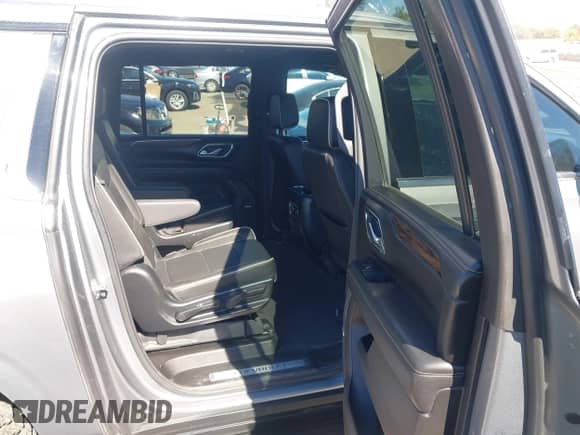 2023 Chevrolet Suburban Premier с VIN 1GNSKFKD5PR443425, выставлен на аукционе IAAI как лот 43029922 с пробегом 25 792 миль миль и . История ставок и продаж доступна на DreamBid. Изображение 8.