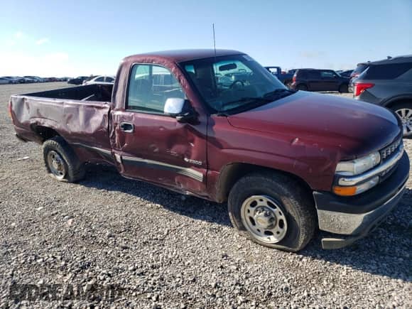 2000 Chevrolet Silverado 2500 with VIN 1GCGC24U4YE187756, listed as a Copart auction lot 61908284 with 157,874 mi miles and Salvage title. Bid and sale history available at DreamBid. Image 4.