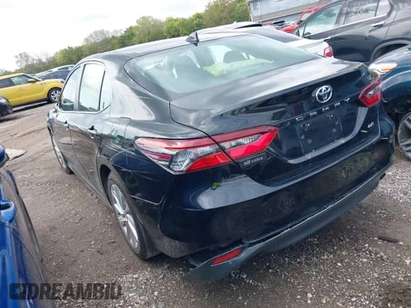 2023 Toyota Camry LE z VIN 4T1R11AK7PU130043, wystawiony jako IAAI lot #43289865 z przebiegiem 24 472 mil mil oraz . Historia ofert i sprzedaży dostępna na DreamBid. Obrazek 3.
