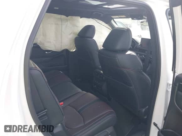 2025 Honda Pilot Black Edition с VIN 5FNYG1H90SB128783, выставлен на аукционе IAAI как лот 42345735 с пробегом 288 миль миль и . История ставок и продаж доступна на DreamBid. Изображение 8.
