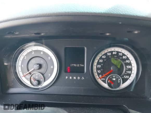 2014 Ram 1500 Express z VIN 1C6RR6FT9ES198064, wystawiony jako IAAI lot #42473916 z przebiegiem 180 137 mil mil oraz . Historia ofert i sprzedaży dostępna na DreamBid. Obrazek 7.