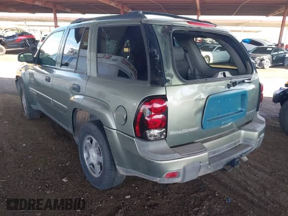 2003 Chevrolet TrailBlazer LS z VIN 1GNDS13S332371734, wystawiony jako IAAI lot #43088659 z przebiegiem 209 772 mil mil oraz . Historia ofert i sprzedaży dostępna na DreamBid. Obrazek 3.