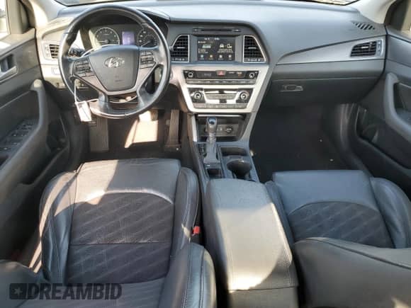 2017 Hyundai Sonata Sport z VIN 5NPE34AF6HH461001, wystawiony jako Copart lot #81025415 z przebiegiem 185 245 mil mil oraz Szkoda całkowita • Salvage title. Historia ofert i sprzedaży dostępna na DreamBid. Obrazek 8.