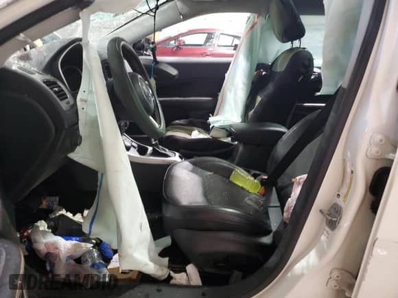 2018 Jeep Compass Latitude with VIN 3C4NJDBB9JT492251, listed as a Copart auction lot 63692595 with 82,820 mi miles and Salvage title. Bid and sale history available at DreamBid. Image 7.