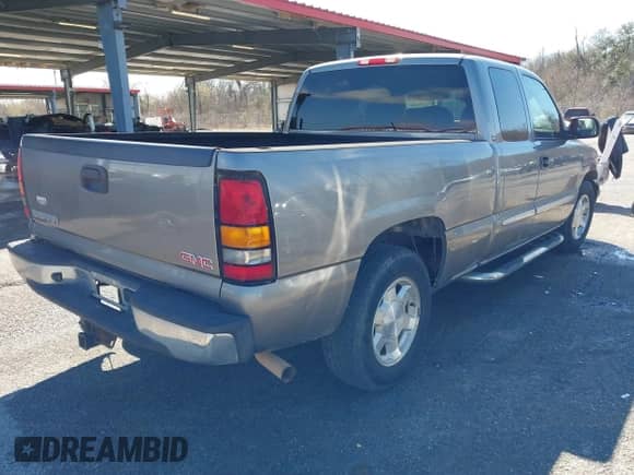 2006 GMC Sierra 1500 SLE1 z VIN 2GTEC19V061268867, wystawiony jako IAAI lot #41557887 z przebiegiem 190 359 mil mil oraz . Historia ofert i sprzedaży dostępna na DreamBid. Obrazek 4.