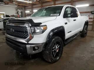 2019 Toyota Tundra SR5 с VIN 5TFUW5F11KX857841, выставлен на аукционе Copart как лот 43992135 с пробегом Не указан миль и Списание • Salvage title. История ставок и продаж доступна на DreamBid. Изображение 1.