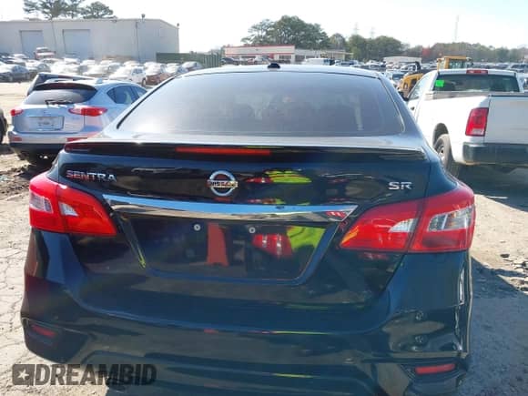 2017 Nissan Sentra SR z VIN 3N1AB7AP4HY346530, wystawiony jako IAAI lot #41776676 z przebiegiem 103 917 mil mil oraz . Historia ofert i sprzedaży dostępna na DreamBid. Obrazek 16.