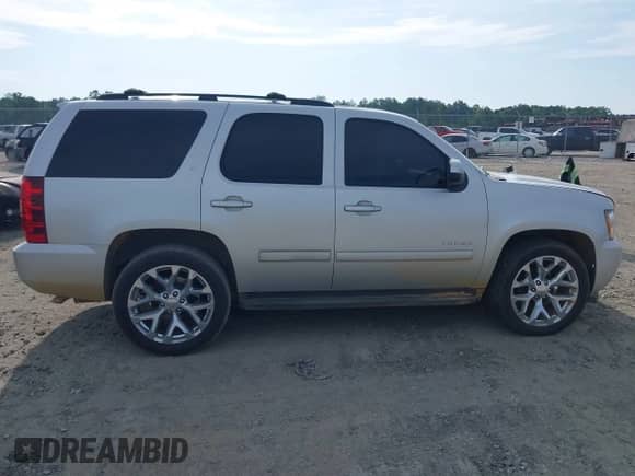 2010 Chevrolet Tahoe LT с VIN 1GNMCBE39AR203237, выставлен на аукционе IAAI как лот 42590598 с пробегом 263 607 миль миль и . История ставок и продаж доступна на DreamBid. Изображение 13.
