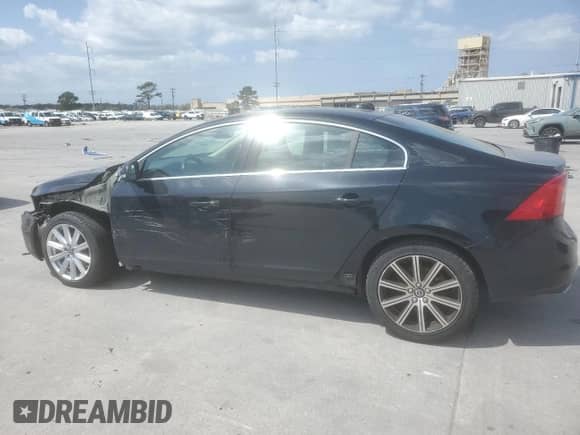 2018 Volvo S60 Inscription с VIN LYV402HK2JB160565, выставлен на аукционе Copart как лот 48883635 с пробегом 117 914 миль миль и Списание • Salvage title. История ставок и продаж доступна на DreamBid. Изображение 2.