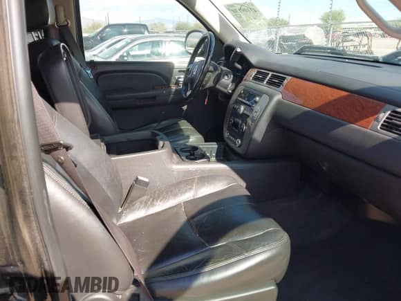 2008 GMC Sierra 1500 Work Truck with VIN 2GTEK133X81124918, listed as a IAAI auction lot 43109130 with 171,187 mi miles and . Bid and sale history available at DreamBid. Image 5.