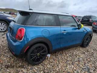 2024 MINI Hardtop Cooper SE with VIN WMW13DJ04R2V90557, listed as a Copart auction lot 51224845 with 9,816 mi miles and Salvage title. Bid and sale history available at DreamBid. Image 3.