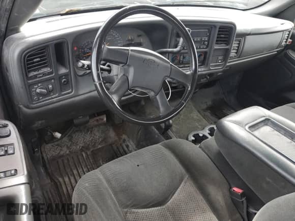 2004 Chevrolet Silverado 2500HD LS with VIN 1GCHK29U94E112898, listed as a Copart auction lot 80081145 with 51,080 mi miles and Clean title. Bid and sale history available at DreamBid. Image 8.