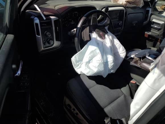 2015 GMC Sierra 1500 SLE with VIN 3GTU2UECXFG103453, listed as a Copart auction lot 86623595 with 160,739 mi miles and Salvage title. Bid and sale history available at DreamBid. Image 8.