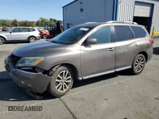 2013 Nissan Pathfinder SV with VIN 5N1AR2MN1DC664223, listed as a Copart auction lot 61601945 with 143,327 mi miles and Salvage title. Bid and sale history available at DreamBid. Image 1.