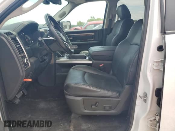 2017 Ram 1500 Night z VIN 1C6RR7MT1HS801618, wystawiony jako Copart lot #65778865 z przebiegiem 110 578 mil mil oraz Czysty tytuł • Clean title. Historia ofert i sprzedaży dostępna na DreamBid. Obrazek 7.