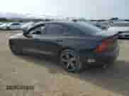 2019 Volvo S60 R-Design z VIN 7JRBR0FM1KG018303, wystawiony jako Copart lot #52407605 z przebiegiem 62 274 mil mil oraz Szkoda całkowita • Salvage title. Historia ofert i sprzedaży dostępna na DreamBid. Obrazek 2.