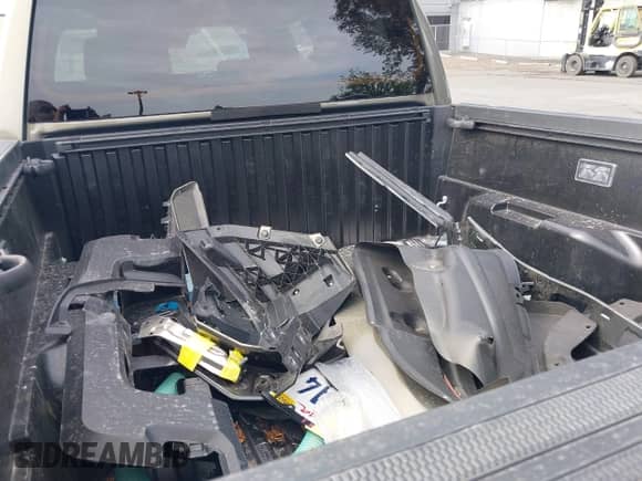 2024 Toyota Tacoma SR5 with VIN 3TMLB5JN1RM043397, listed as a IAAI auction lot 42181997 with 9,254 mi miles and . Bid and sale history available at DreamBid. Image 18.