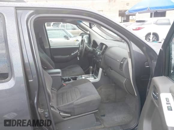 2011 Nissan Pathfinder S z VIN 5N1AR1NN9BC630617, wystawiony jako IAAI lot #43340054 z przebiegiem 119 129 mil mil oraz . Historia ofert i sprzedaży dostępna na DreamBid. Obrazek 5.