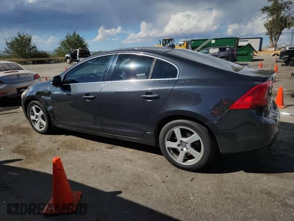 2012 Volvo S60 T5 с VIN YV1622FS2C2109460, выставлен на аукционе Copart как лот 81159315 с пробегом 147 743 миль миль и Списание • Salvage title. История ставок и продаж доступна на DreamBid. Изображение 2.