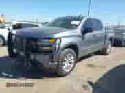 2021 Chevrolet Silverado 1500 Custom z VIN 3GCPWBEH2MG177268, wystawiony jako IAAI lot #41972838 z przebiegiem 75 553 mil mil oraz . Historia ofert i sprzedaży dostępna na DreamBid. Obrazek 2.