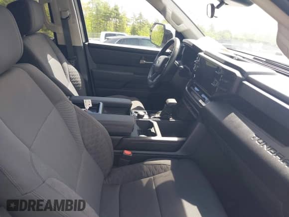 2024 Toyota Tundra SR5 with VIN 5TFLA5DA9RX229095, listed as a IAAI auction lot 42215297 with 4,501 mi miles and . Bid and sale history available at DreamBid. Image 5.