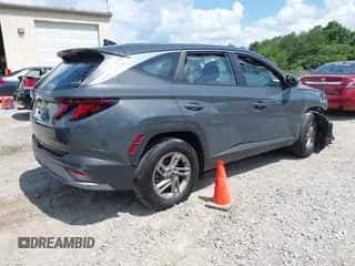 2025 Hyundai Tucson SE z VIN 5NMJA3DE8SH452175, wystawiony jako IAAI lot #42718719 z przebiegiem 13 547 mil mil oraz . Historia ofert i sprzedaży dostępna na DreamBid. Obrazek 4.