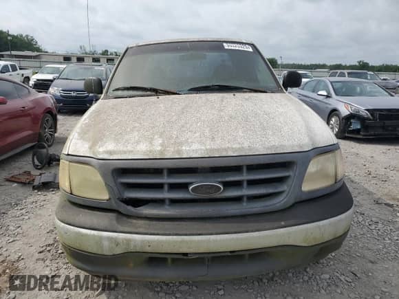 2000 Ford F-150 XL z VIN 1FTRX17W2YNA35334, wystawiony jako Copart lot #55320925 z przebiegiem Nie podano mil oraz Czysty tytuł • Clean title. Historia ofert i sprzedaży dostępna na DreamBid. Obrazek 5.