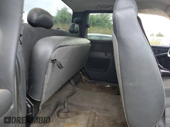 2004 Chevrolet Silverado 2500HD LS with VIN 1GCHK29U84E368790, listed as a Copart auction lot 65561005 with 188,462 mi miles and Clean title. Bid and sale history available at DreamBid. Image 10.