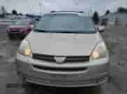 2005 Toyota Sienna XLE z VIN 5TDBA22C45S042605, wystawiony jako Copart lot #84201765 z przebiegiem 154 606 mil mil oraz Szkoda całkowita • Salvage title. Historia ofert i sprzedaży dostępna na DreamBid. Obrazek 5.