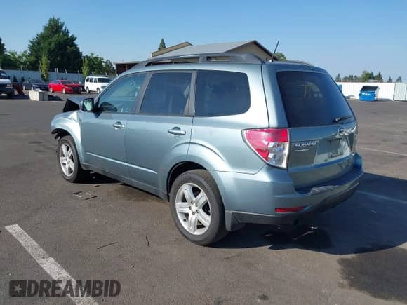 2010 Subaru Forester X Premium with VIN JF2SH6CC7AH748940, listed as a IAAI auction lot 43126838 with 127,391 mi miles and . Bid and sale history available at DreamBid. Image 3.