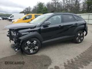 2025 Hyundai Kona SEL Convenience с VIN KM8HCCAB1SU336498, выставлен на аукционе Copart как лот 67823845 с пробегом Не указан миль и Списание • Salvage title. История ставок и продаж доступна на DreamBid. Изображение 1.