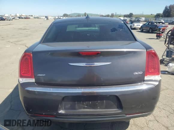 2019 Chrysler 300 Limited с VIN 2C3CCAKG2KH631565, выставлен на аукционе Copart как лот 50359665 с пробегом 71 689 миль миль и Списание • Salvage title. История ставок и продаж доступна на DreamBid. Изображение 6.