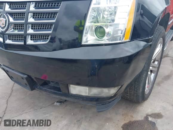 2013 Cadillac Escalade Luxury с VIN 1GYS3BEFXDR127777, выставлен на аукционе IAAI как лот 42390040 с пробегом 206 852 миль миль и . История ставок и продаж доступна на DreamBid. Изображение 19.