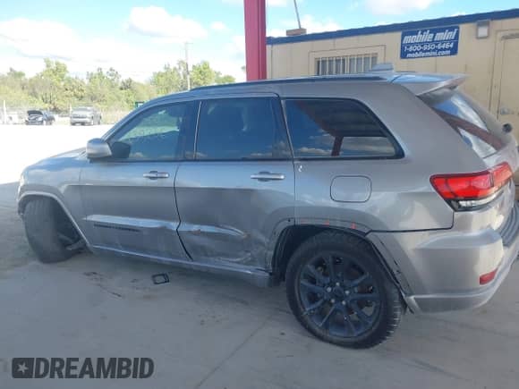 2017 Jeep Grand Cherokee Laredo с VIN 1C4RJEAG3HC826915, выставлен на аукционе IAAI как лот 40975393 с пробегом 139 236 миль миль и . История ставок и продаж доступна на DreamBid. Изображение 14.