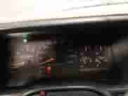 1998 Chevrolet Tahoe z VIN 1GNEK13R2WJ318633, wystawiony jako IAAI lot #42677315 z przebiegiem 204 476 mil mil oraz . Historia ofert i sprzedaży dostępna na DreamBid. Obrazek 7.