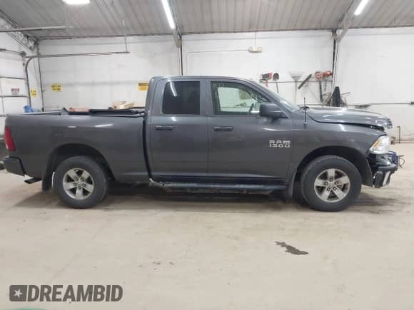 2018 Ram 1500 Tradesman z VIN 1C6RR7FG1JS282625, wystawiony jako IAAI lot #42988399 z przebiegiem 137 173 mil mil oraz . Historia ofert i sprzedaży dostępna na DreamBid. Obrazek 13.