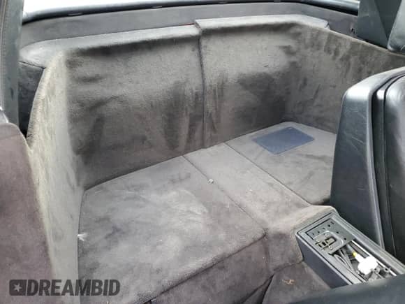 1992 Mercedes-Benz SL z VIN WDB1290661F061025, wystawiony jako Copart lot #71854695 z przebiegiem 158 674 mil mil oraz Szkoda całkowita • Salvage title. Historia ofert i sprzedaży dostępna na DreamBid. Obrazek 10.