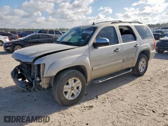 2008 Chevrolet Tahoe 1LT with VIN 1GNFC13048R275940, listed as a Copart auction lot 66004905 with 324,658 mi miles and Salvage title. Bid and sale history available at DreamBid. Image 1.